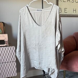 Women's Light Gray V-Neck Top